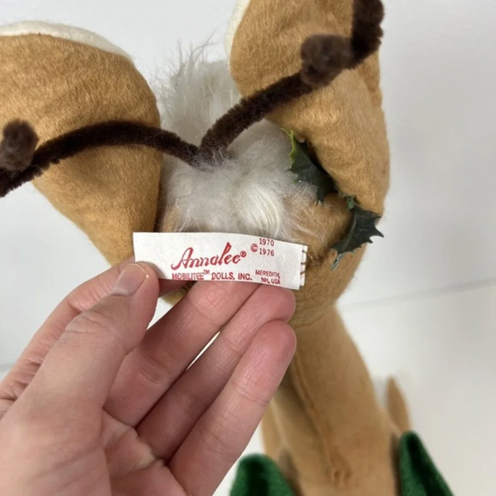 ANNALEE Doll 18